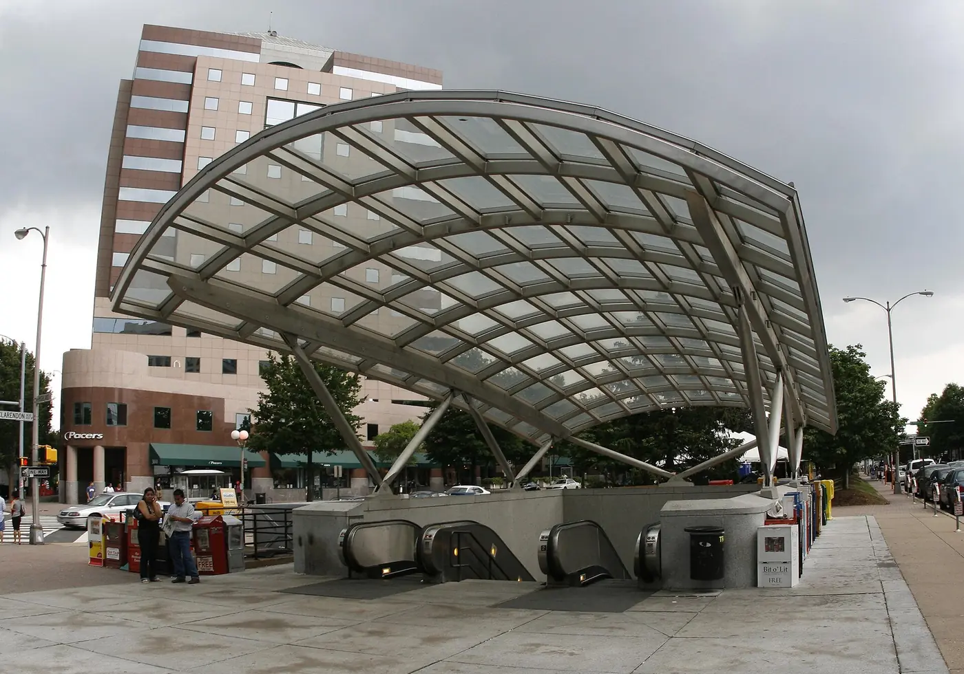 Clarendon Metro station entrance
