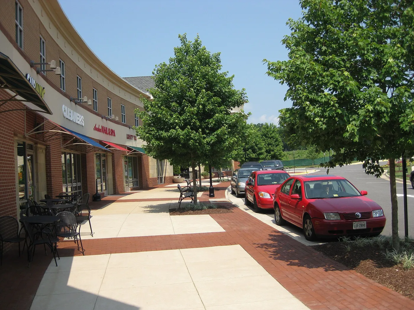 Shops and apartments at Virginia Gateway in Gainesville